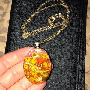 UNIQUE RESIN DRIED FLOWER NECKLACE